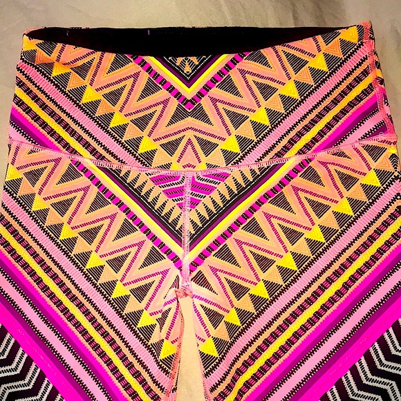 Victoria’s Secret Knockout Capri - Picture 2 of 7